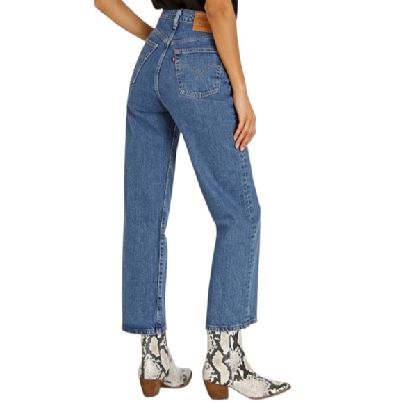 Levis Premium Denim Ribcage Straight Ankle Jeans in medium blue Georgie wash 26 - Picture 4 of 17